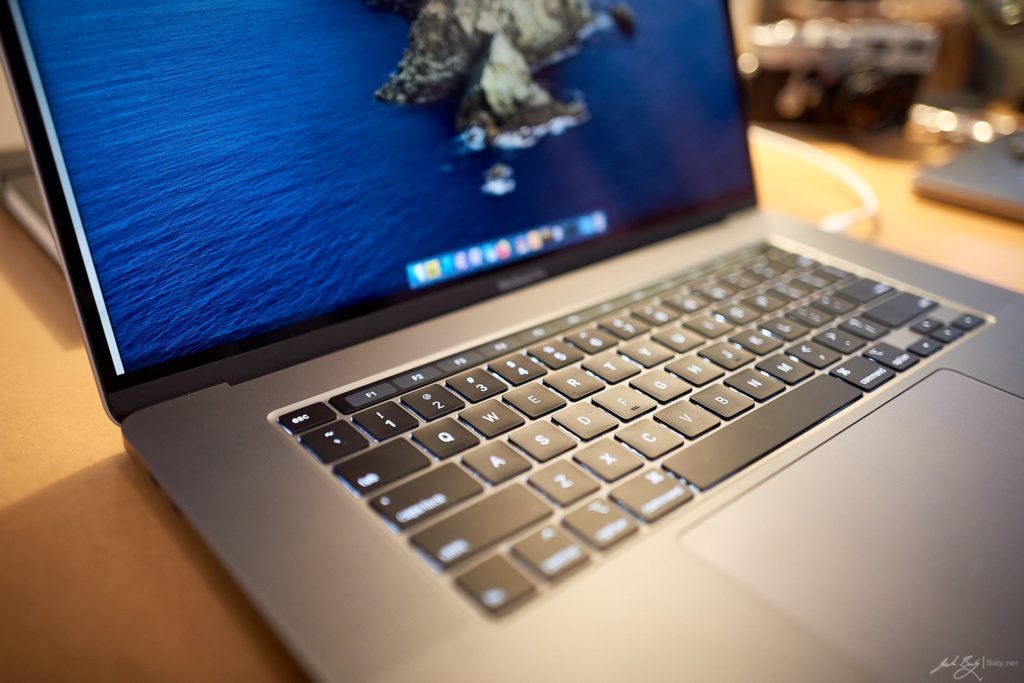 You can buy MacBook Pro after using Windows 7's end of support.